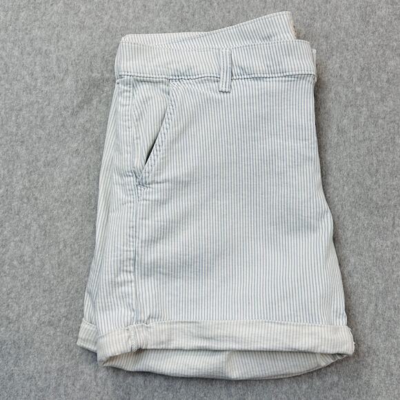 Levi's Shorts WMNS 31 White Blue Pin Stripe Rolled Hem Classic Mid-Rise Stretch - Picture 2 of 8